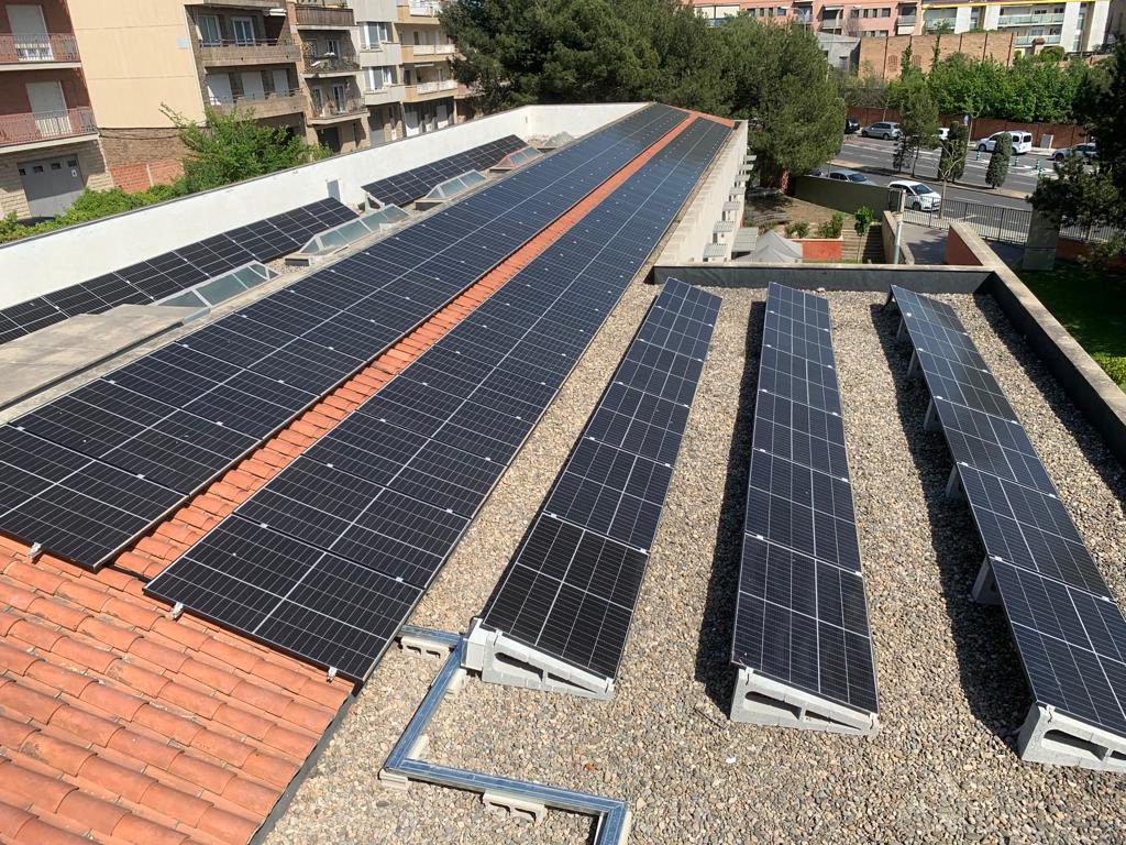 BiorenovablesA's tweet photo. Instal•lació fotovoltaica 50 kW amb el @CSSIgualada, @ajigualada amb el que es preveu reduir entre un 20 i un 25% del consum energètic de la residència Pare Vilasseca. https://t.co/Mz68ehbEf4
