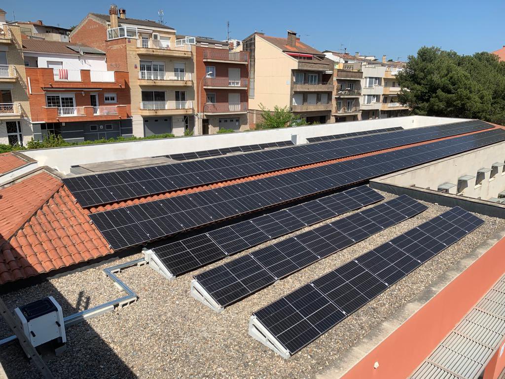 BiorenovablesA's tweet photo. Instal•lació fotovoltaica 50 kW amb el @CSSIgualada, @ajigualada amb el que es preveu reduir entre un 20 i un 25% del consum energètic de la residència Pare Vilasseca. https://t.co/Mz68ehbEf4