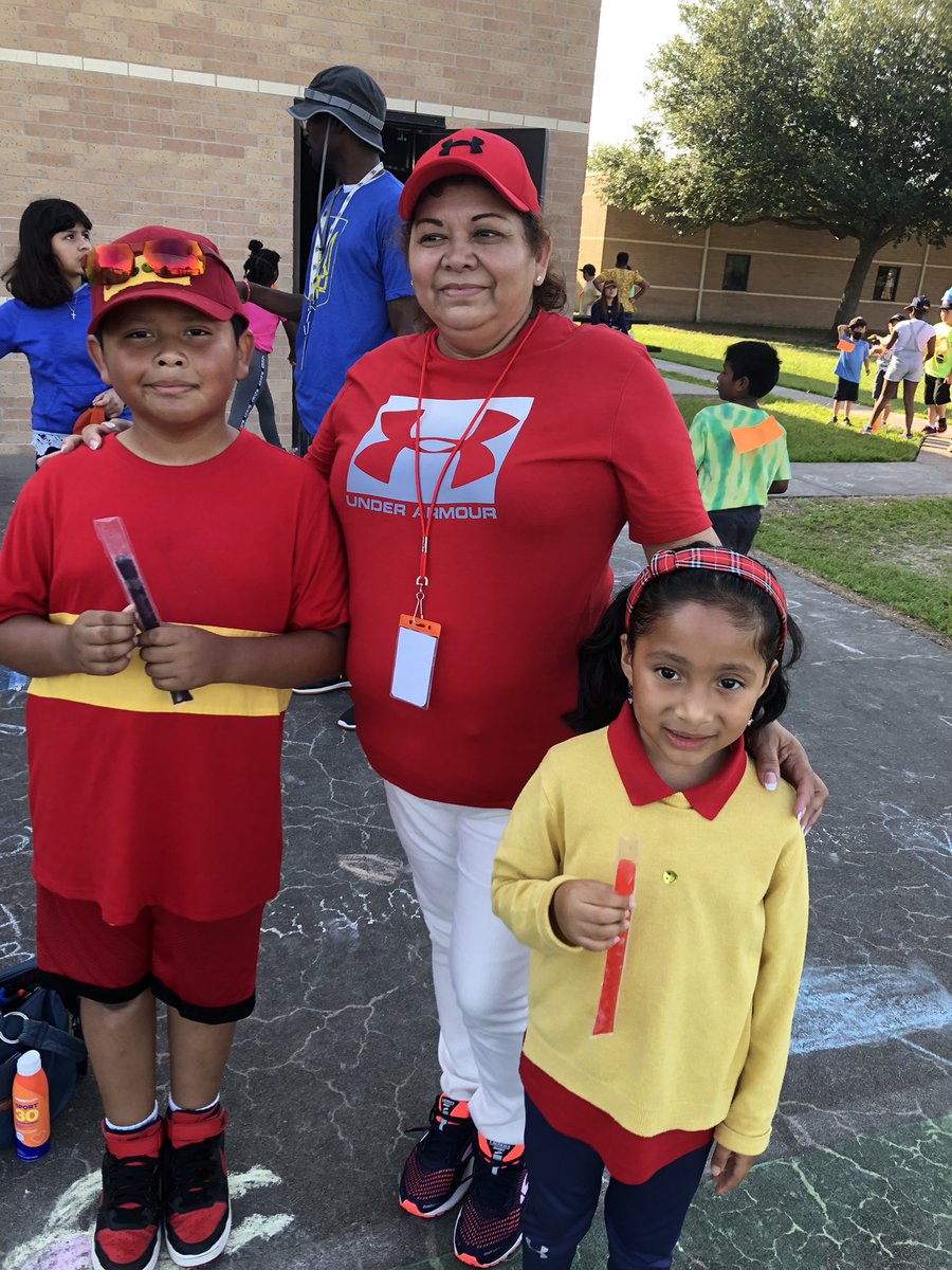 HicksTigers's tweet photo. Field day at Hicks elementary! #HicksTigers https://t.co/YJBOZaeEZi