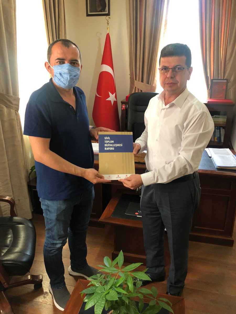 <a href="/BuyukHedefDrn/">Büyük Hedef Gençlik Derneği</a> başkanımız <a href="/MDmuratdinc/">MURAT DİNÇ</a> Antalya il Sivil Toplumla İlişkiler müdürlüğünde saygıdeğer müdürümüz <a href="/hkurtay/">HüseyinKurtay</a> beyi ziyaret etti. Çalışmalarımız ve STK'ların Dijitalleşmesi de görüşüldü. Hüseyin beye, Antalya sivil toplumu için başarılı çalışmalarının devamını dileriz 🙏🧿