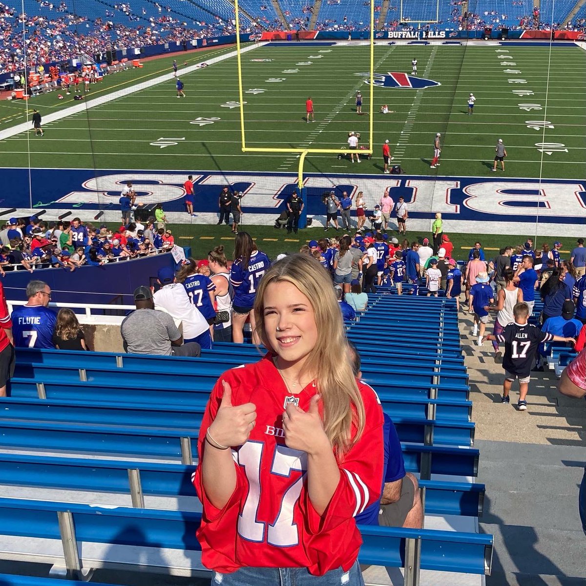 ViTOPagano's tweet photo. Hey #BillsMafia  PLZ wish @DoubleSprinkles a HAPPY 20th BIRTHDAY TODAY!!! 🎂🎉🥳 

SEE YALL AT HOME OPENER!! ♥️💙 https://t.co/NDr1Q8j8Iz