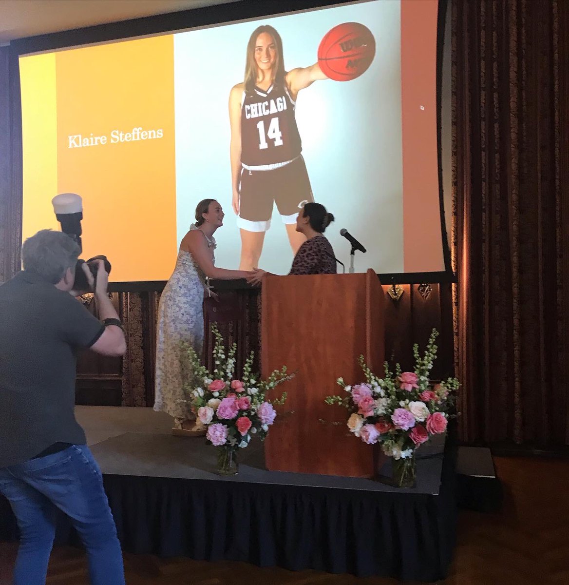 UChicagoWBB's tweet photo. Congratulations to Klaire Steffens on being a recipient of UChicago’s Howell Murray Alumni Association Award!! One of the College’s highest honors, this award recognizes seniors who have made outstanding contributions to the University through co-curricular activities. So proud!! https://t.co/VyDtDdTR8g