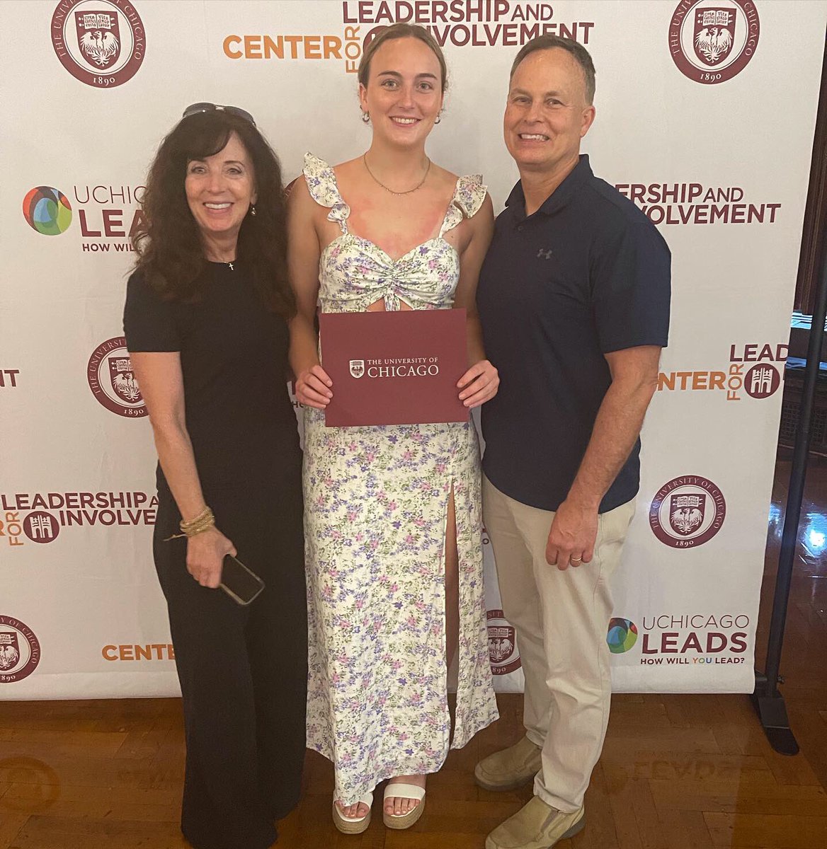 UChicagoWBB's tweet photo. Congratulations to Klaire Steffens on being a recipient of UChicago’s Howell Murray Alumni Association Award!! One of the College’s highest honors, this award recognizes seniors who have made outstanding contributions to the University through co-curricular activities. So proud!! https://t.co/VyDtDdTR8g