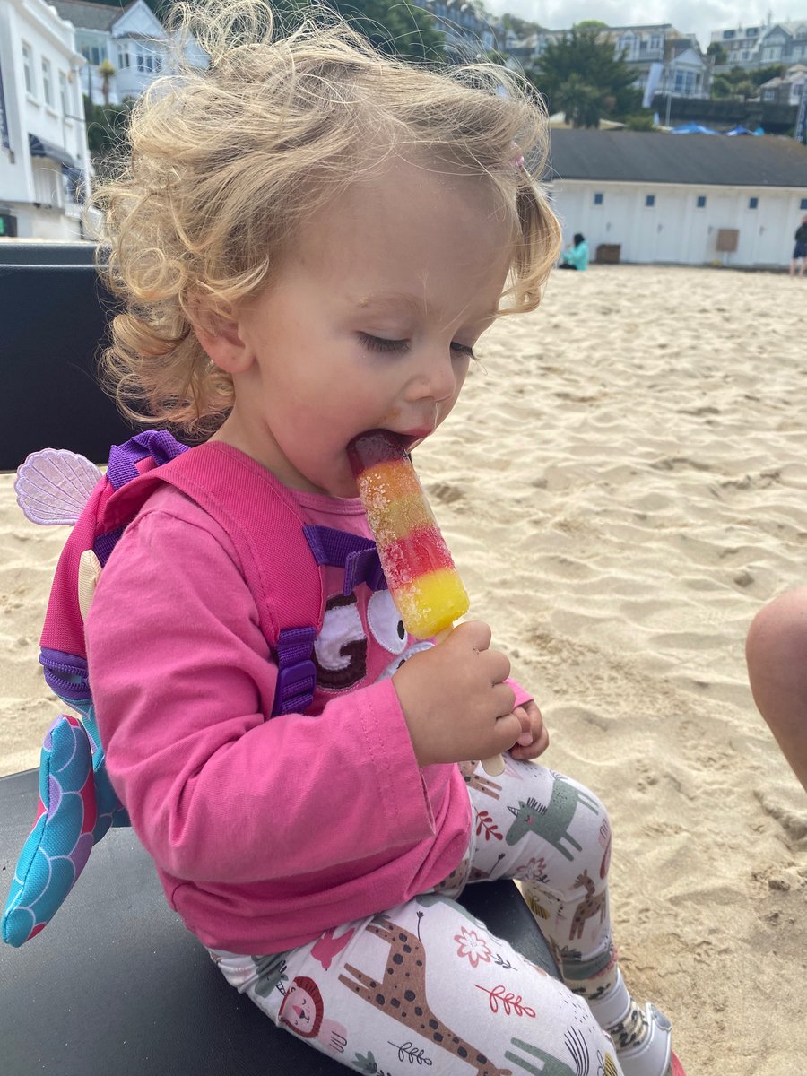 orangemabel1's tweet photo. Someone loves the sea side ! #stivescornwall #holiday # granddaughter https://t.co/31eXw2MPCn
