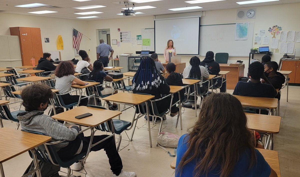 Happening now... <a href="/FranRubioKatz/">@coach_franny</a> delivering a schoolwide #SEL Live Teams Event to our students featuring ways to manage stress. <a href="/reimagine_bcps/">Reimagining Middle Schools BCPS</a> @PinesMiddle #GoPanthers 🐾🐆