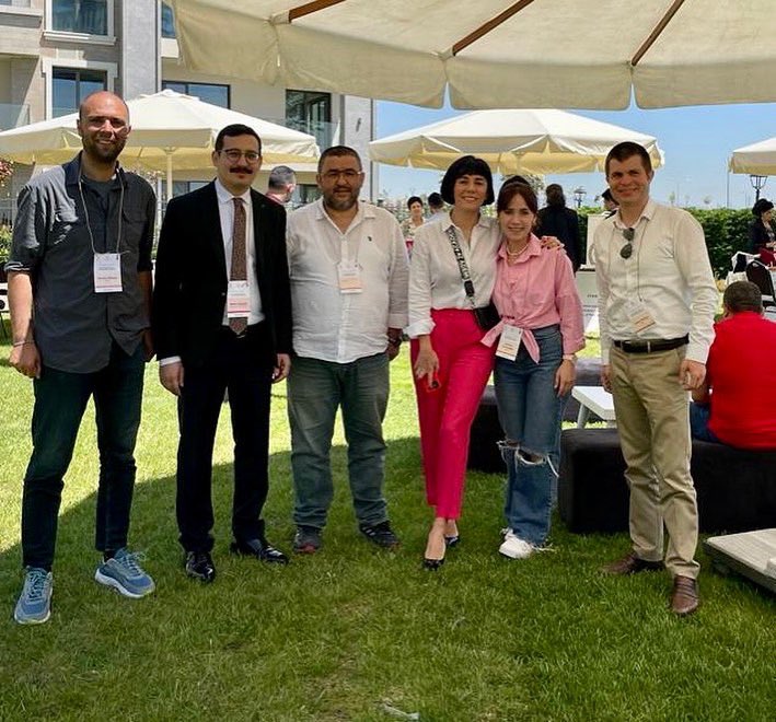 Bizimoncom's tweet photo. Bugün @undpturkiye ve T.C. Sanayi ve Teknoloji Bakanlığı Kalkınma Ajansları iş birliğiyle yürütülen İşten Sosyal Uyuma Projesi kapsamında kadın kooperatifleri ve kadın girişimcilere yönelik düzenlenen “İş Buluşmaları ve Eşleştirme Etkinliği"ne katıldık. #bizimon #sosyalalışveriş https://t.co/BxD0m9azGx