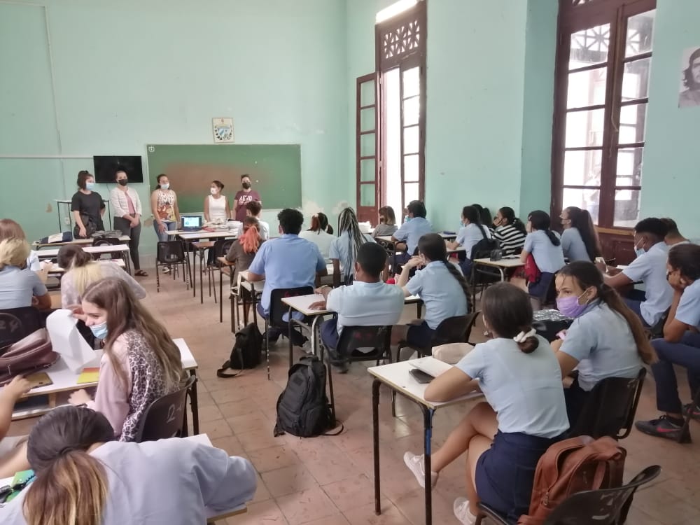 #CienciasDeLaInformación de la #UCLVnuestra continúa hoy con la #OrientaciónVocacional en #SantaClara en el IPU Osvaldo Herrera con los estudiantes de #segundoaño como protagonistas <a href="/deymis2/">deymis</a> <a href="/dgalvezlio/">Daniel Gálvez Lio</a> <a href="/GranadosYaimara/">Yaimara Granados Hondares</a> <a href="/MJosefaPeralta/">Maria Josefa Peralta González</a> 😎🥳