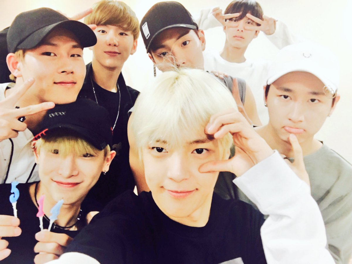 timetokh's tweet photo. 160514 공식 트위터 #민혁 업로드

[#민혁]
그 어떤 누구보다 사랑하는 너야 #몬베베
#몬스타엑스1주년 #1yearWithMONSTAX 

#기현 #KIHYUN #몬스타엑스 #MONSTA_X https://t.co/rVcBRYhcbw