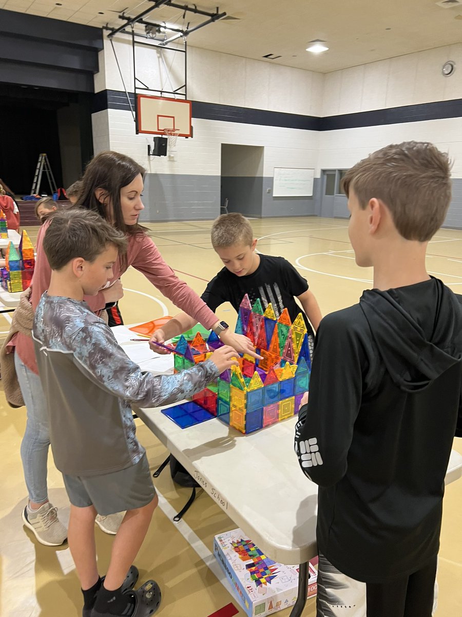 Fourth grade #JOleaders are creating “The Most Magnificent Things” today! <a href="/JodiWilmoth/">JWilmoth</a> <a href="/MACSchools/">Mount Airy City Schools</a>