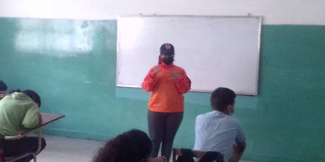 pcmbi's tweet photo. #12May Abordaje del Frente Preventivo en la Unidad Educativa Grupo El Limon Sector Arias Blanco #MBI #PNB #PBA #Senamef #CICPC #DPA @BrullerbyPSUV @droopy171 @efrenochoa @PCivil_Ve @cperezampueda @PcRedancentral @DulceyParadaM @CeballosIchaso1 @ZoedanAraguaPC https://t.co/1l3TepacB9