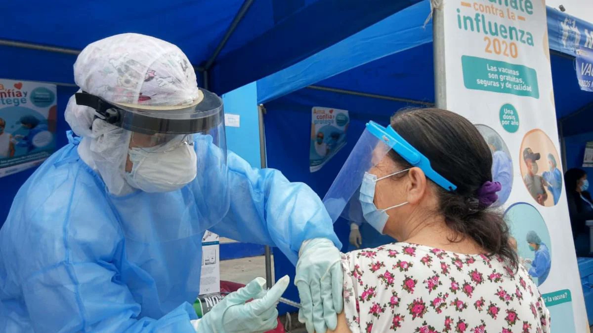 UPCedu's tweet photo. #ExpertosUPC | ¿El vencimiento de las vacunas para niños se debió realmente a una mala gestión en la compra? La directora del MBA en Salud de la UPC, Flor Philipps, nos brinda un breve análisis al respecto. Revísalo en esta nota del @infobaeperu:
➡ https://t.co/A0og7bM1gz https://t.co/R57vCtf3Ap