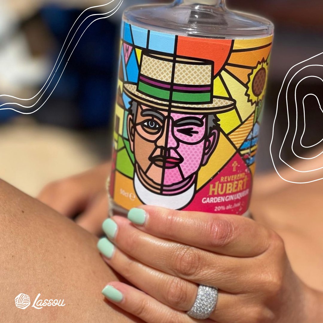 Time to enjoy the weekend with the coolest Reverend in town ☀️🏖️🍹 @reverendhubert

Shop here and thank us later l8r.it/jTb8

#Lassou #Drinks #Reverenhubert #Gin #GinLovers #Organic #Ecofriendly #DiscoverDifferent #ShopLocal #Independent