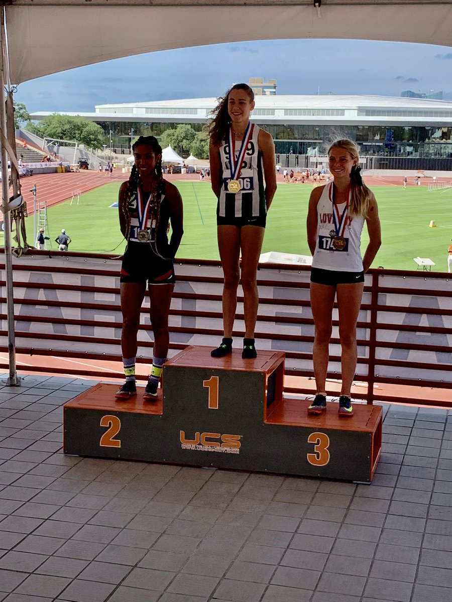 𝒞ℴ𝓃𝓰𝓇𝒶𝓉𝓊𝓁𝒶𝓉𝒾ℴ𝓃𝓈 !!!

Sara Morefield on your 3rd place 🥉 finish in the 3200m at the UIL State Championship!