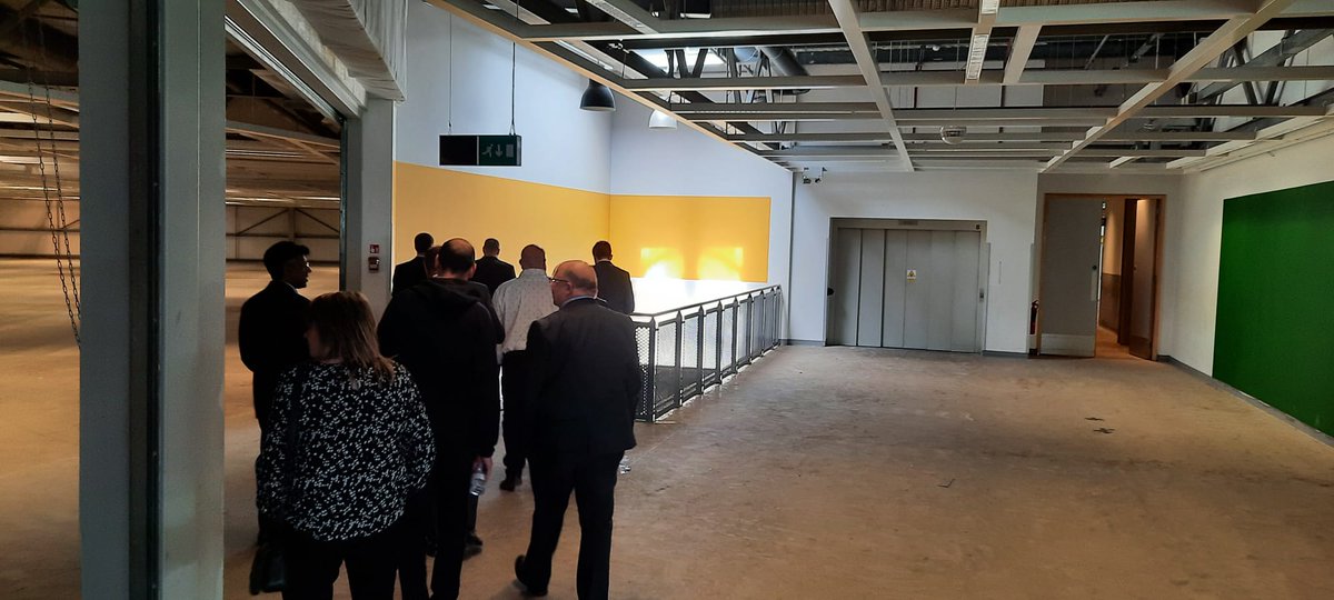 Dafferns's tweet photo. Another great @CWFirst first Friday networking lunch catching up with our CWF colleagues at the former Ikea building.
Linder Whitmarsh and Jackie Whitehouse representing team @Dafferns, new lanyards included 🙌 thanks ladies!!
#networking #cwfirst #coventry #team https://t.co/cp2CsUoXvJ