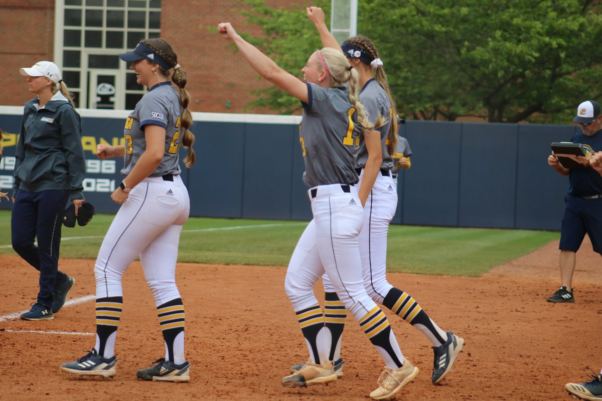 GoMocsSB's tweet photo. IZZY GETS OUT OF THE JAM!! 

E4 | UTC 5, UNCG 1 https://t.co/WwhQzIkqIV