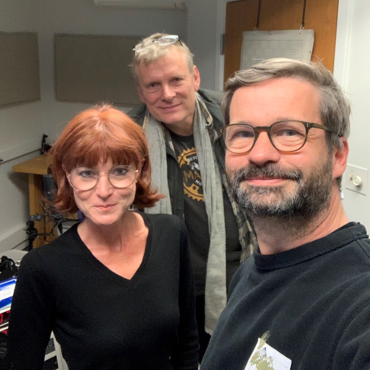 Torsten Teichmann (@teichmannard) on Twitter photo In den #USA wird schon wieder gewählt.
Ist das wichtig? Und warum schielen alle schon wieder auf 2024?
Darüber sprechen <a href="/ninabarth_hsb/">Nina Barth</a>, Sebastian und ich im der neusten Podcast-Folge 🎧 aus dem ARD Studio #WashingtonDC 👇👇👇
ardaudiothek.de/episode/die-ko… In den #USA wird schon wieder gewählt.
Ist das wichtig? Und warum schielen alle schon wieder auf 2024?
Darüber sprechen <a href="/ninabarth_hsb/">Nina Barth</a>, Sebastian und ich im der neusten Podcast-Folge 🎧 aus dem ARD Studio #WashingtonDC 👇👇👇
ardaudiothek.de/episode/die-ko…