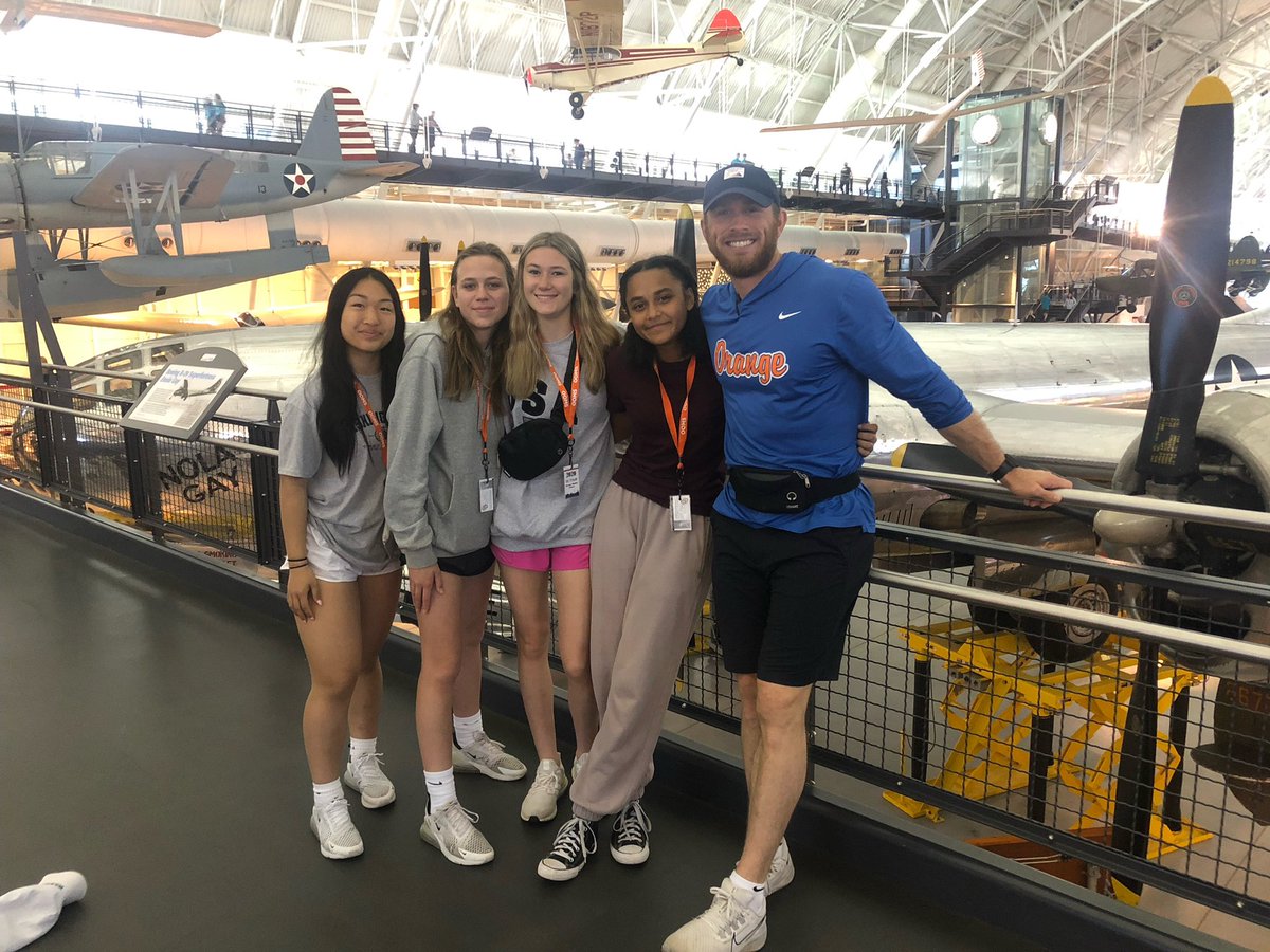 todd_helline's tweet photo. @airandspace saying our final goodbyes to DC #OOMSDC2022 https://t.co/HE3smKyM5S