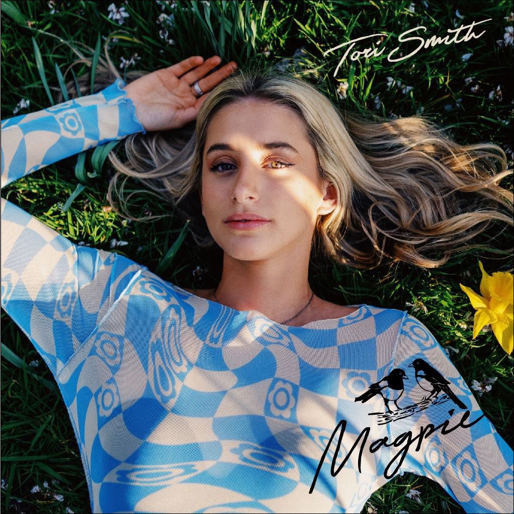 I’ll give you a big KISS 💋 if you pre-save my bestie <a href="/ToriiSmith_/">tori smith</a>’s new single Magpie (out next Friday) using this link: ditto.fm/magpie-tori-sm…