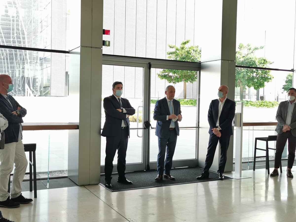 ConfindustriaBG's tweet photo. Ecco alcuni scatti dall'evento "Bergamo e Trento: un ecosistema per l’innovazione nel settore dell’edilizia e delle costruzioni" che abbiamo organizzato insieme a #Edinnova, @ConfindustriaTN e @Habi_tech. Un momento di condivisione importante. Buona serata! https://t.co/sVw87aGqQW