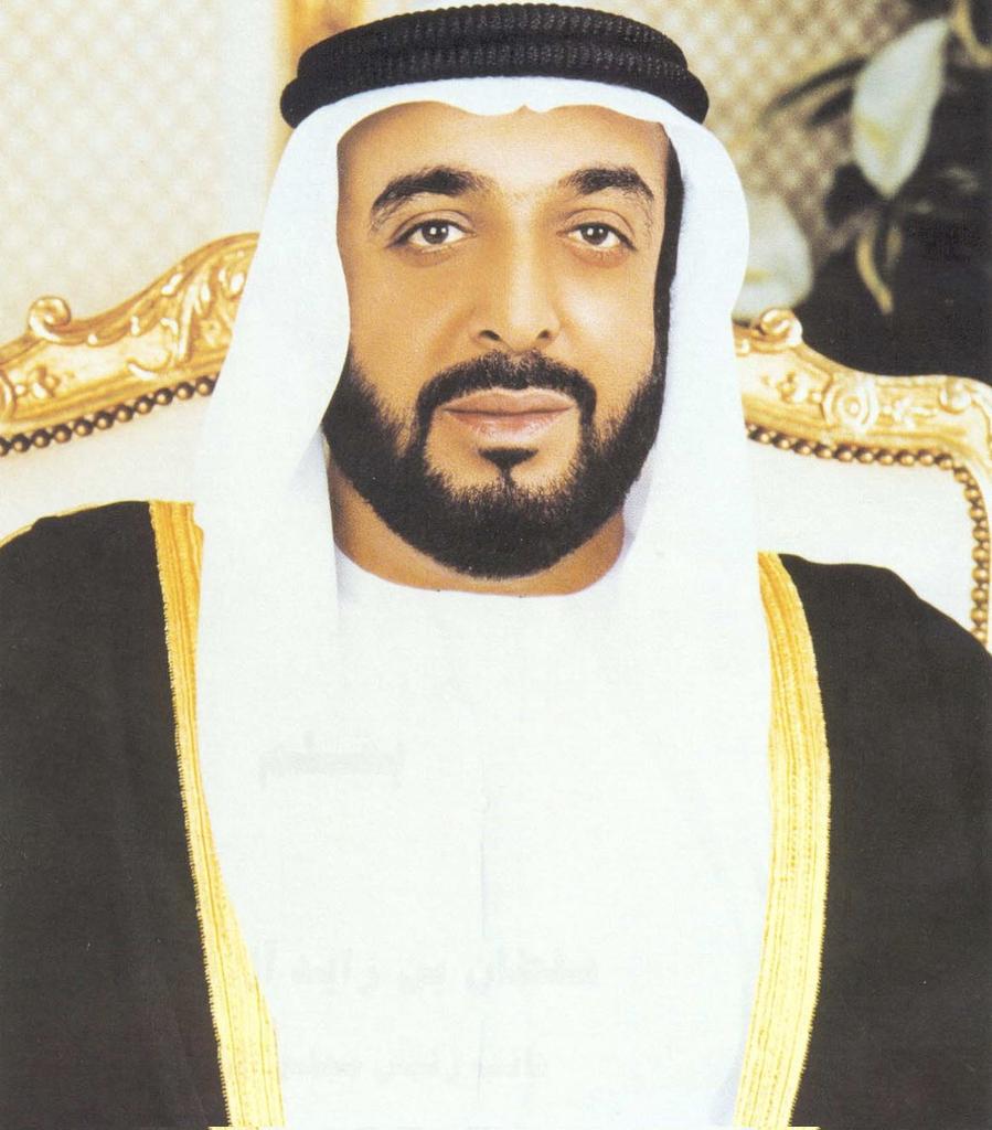 تعازينا ل قيادة وشعب #الامارات  العزيز بوفاة رئيس الدولة #الشيخ_خليفة_بن_زايد_آل_نهيان 
واسأل الله ان يتغمده بواسع رحمته ومغفرتة انا لله وانا اليه راجعون