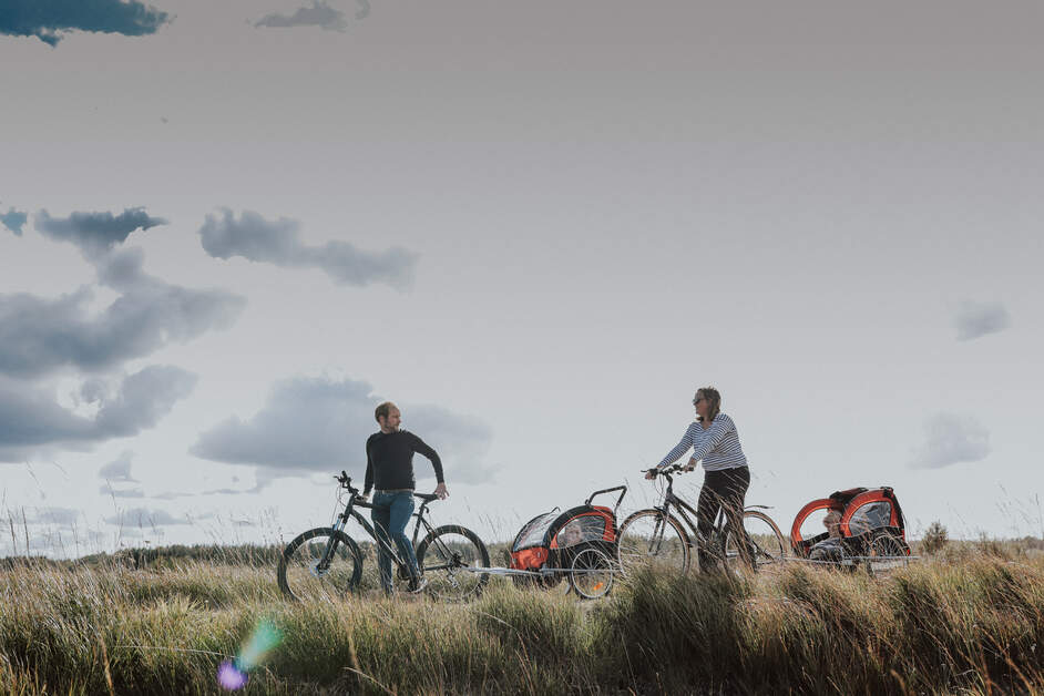 MidlandsIreland's tweet photo. ‘On yer Bike!’ It’s #BikeWeek from May 14-22, across the Midlands we've so many great events taking place - on our award-winning Greenways &amp; Blueways, our new 100km Slieve Bloom Mountain Bike Trails, &amp; so many of our towns, villages, schools &amp; communities. https://t.co/DzhtgFWbGt https://t.co/QfzXMSQWLJ