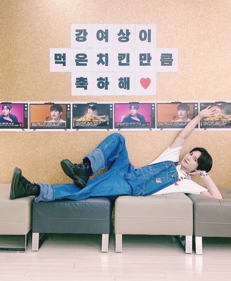 ENHATEEZ_'s tweet photo. in overalls 💙🤍

#SUNGHOON #YEOSANG https://t.co/RBEoOjAjq1