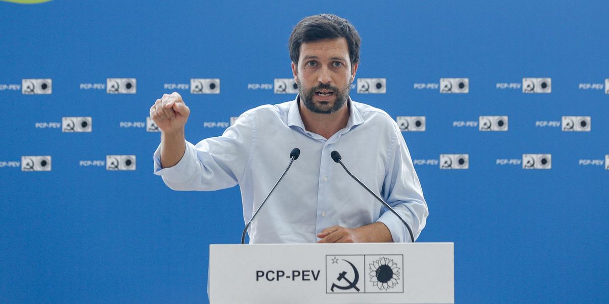 JornalPoligrafo's tweet photo. João Ferreira: "Por decisão da CML, dados pessoais de refugiados podem estar à disposição da Embaixada da Ucrânia" - Polígrafo https://t.co/GDnyQ1m0D4 https://t.co/1MwYFYHbKK
