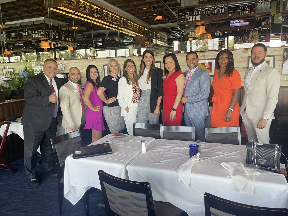ZorayaSuarezPNC's tweet photo. As part of @PNCBank's #womeninbusiness week, Clara Leung, branch and #businessbanking center manager of the Young Circle branch, presented PNC's #Project257 to the @GHollywoodCC. Together, we can close the 257 year #genderpaygap. https://t.co/VvbGkUgdG7
