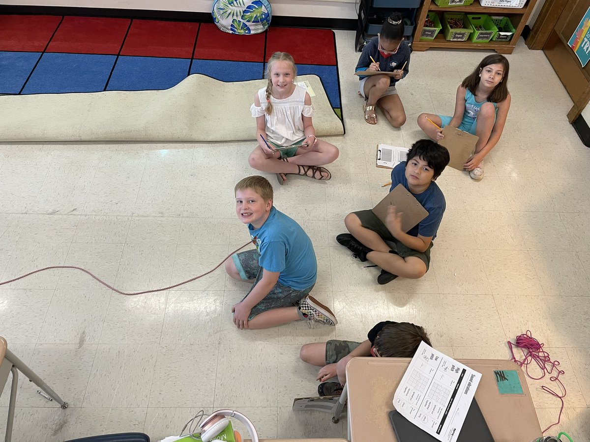 MsCostello111's tweet photo. Exploring sound waves in Room 111.#BeEvergreen #MysteryScience https://t.co/ydfcM034AD