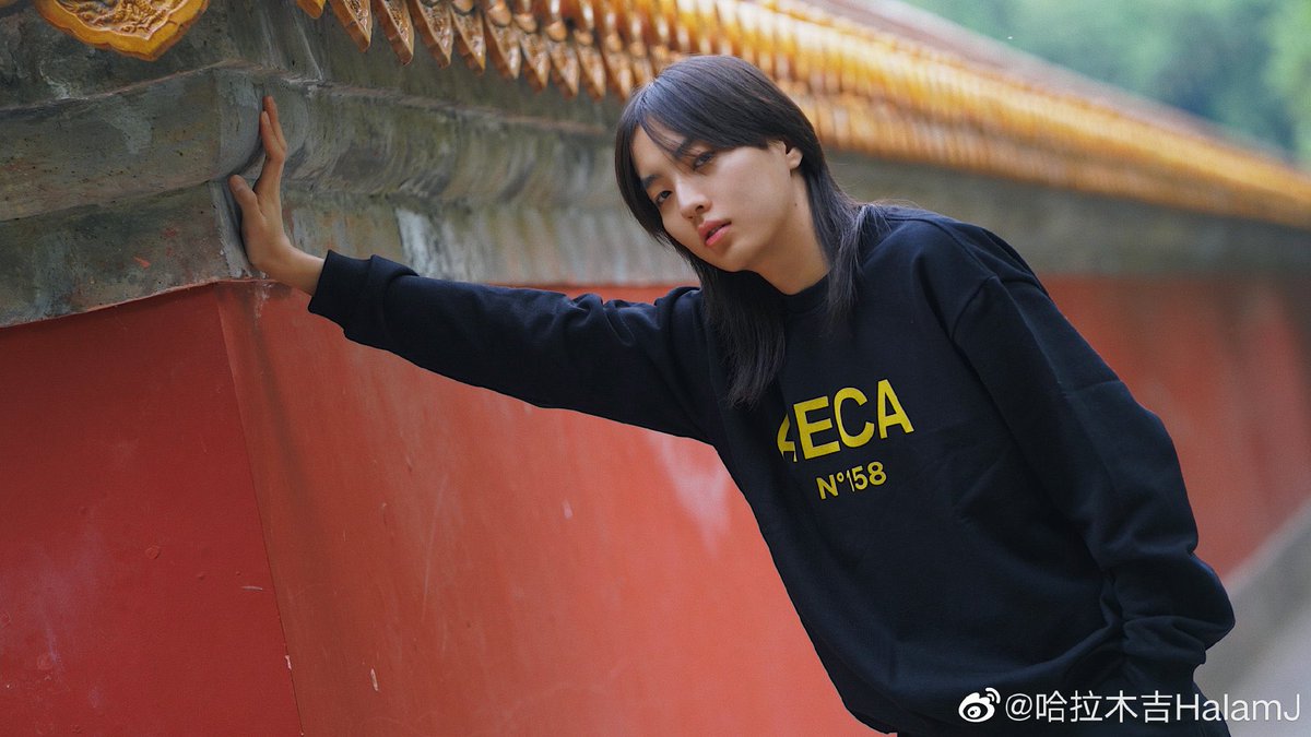 napphonographTH's tweet photo. #Halamuji Weibo Update 20220513
สำหรับผม ช่วงต้นฤดูร้อนคือช่วงเวลาที่สบายที่สุด แค่ได้อยู่กับเพื่อนๆ ฟังเพลง แล้วก็กินเบียร์สักขวดก็รู้สึกดีที่สุดแล้ว ตอนนี้ต้นฤดูร้อนวนกลับมาอีกครั้ง หวังว่ามันจะยังคงสวยงามและกระตือรือร้น เรามาใช้ช่วงเวลาฤดูร้อนไปด้วยกันนะ
(2) https://t.co/NbVRLiVsFQ