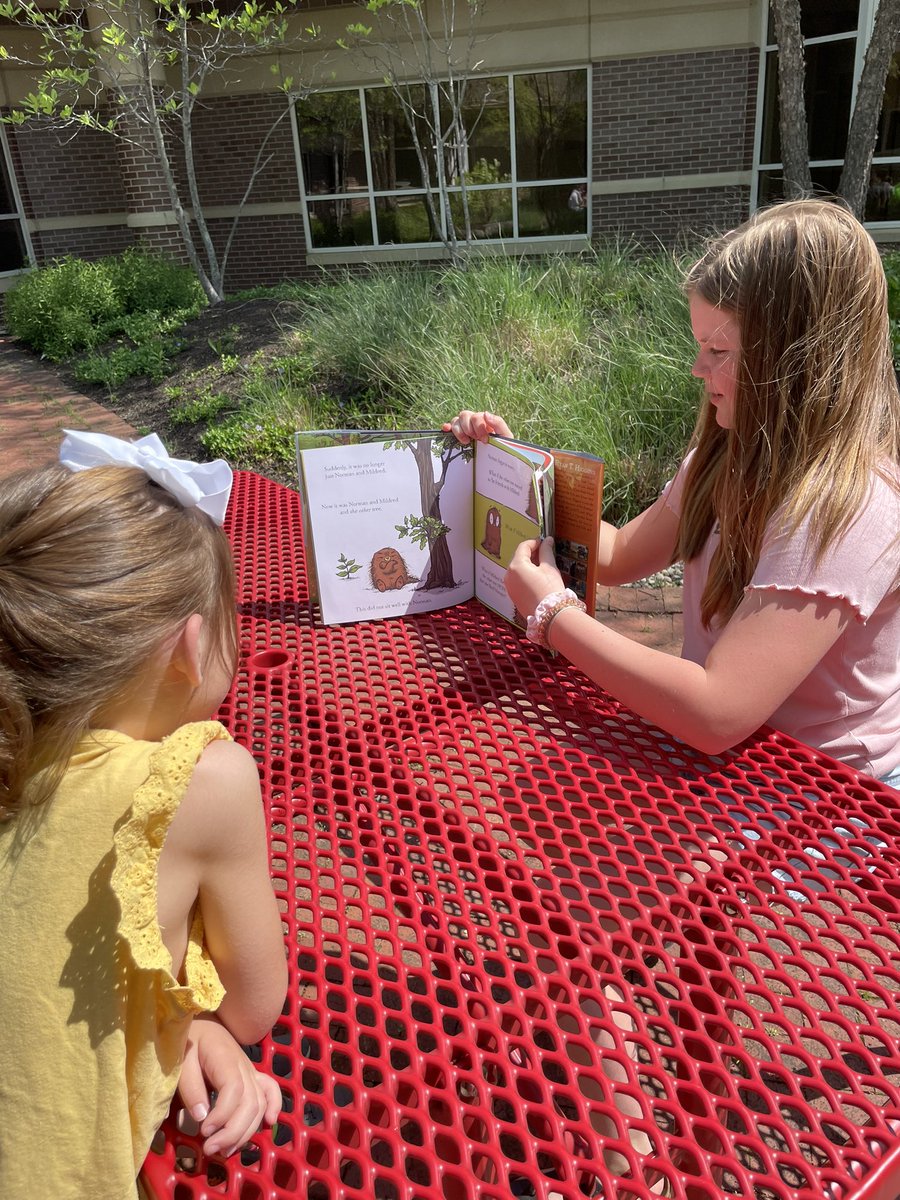 MusolinoMedia's tweet photo. Another beautiful day to be reading outside! #finallyfifth I just ❤️ your passion and dedication to our kindergarten readers! You will be missed next year! 📚🤗💕 https://t.co/RvynwvCOnV
