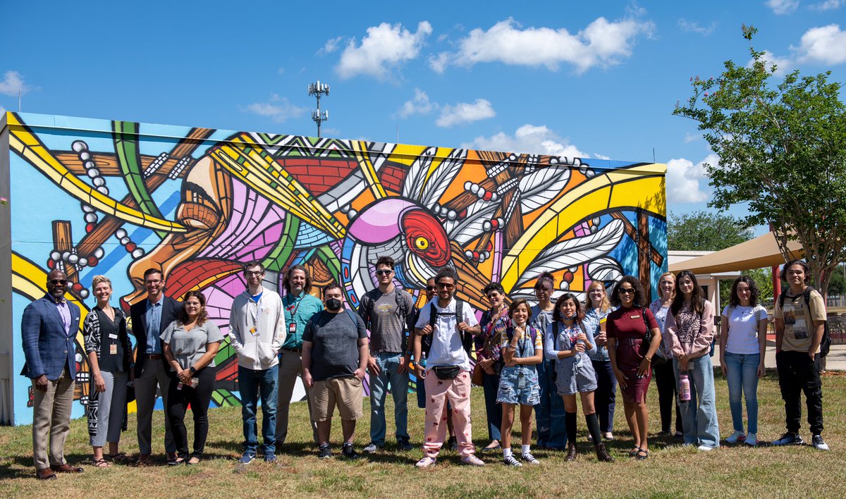 Compartiendo con los estudiantes de  Valencia College en Kissimme . Un honor poder hablar de arte y del proceso. Gracias a Marilyn Cortes por la invitacion a Osceola Arts por su apoyo y Max Arb por su gran Labor con los estudiantes ! La Peste a Coco 🇵🇷🥥 #arte #valenciacollage