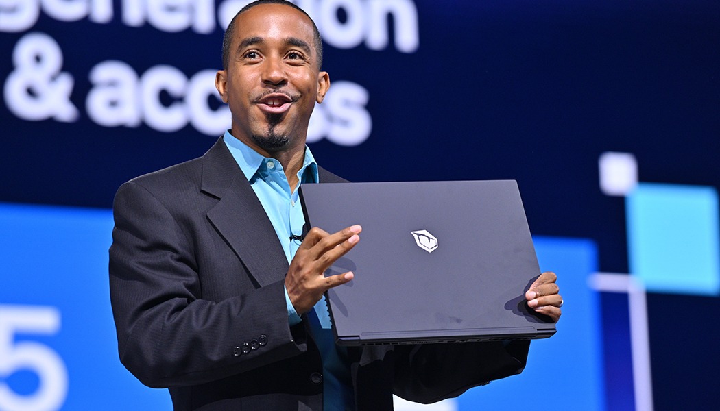 intel_la's tweet image. Nuevo silicio, Intel® Core™ HX de 12ª Gen, software y servicios para impulsar la transformación digital son algunas de las novedades que nos deja Intel Vision. ¡Trabajando juntos para crear tecnología que cambia al mundo! ❤💻🌎 #IntelON Conoce más: intel.ly/38iSXzP