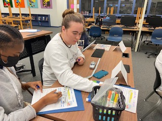 JessicaEllzey01's tweet image. Another great session working with Early Ed @BakerAcademies students about the importance of teaching #STEM to littles. Our teaching profession future is looking bright! @DrMelodyTucker @hoolie1julie @MobilePublicSch #MCPSSmomentofscience