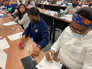 JessicaEllzey01's tweet image. Another great session working with Early Ed @BakerAcademies students about the importance of teaching #STEM to littles. Our teaching profession future is looking bright! @DrMelodyTucker @hoolie1julie @MobilePublicSch #MCPSSmomentofscience