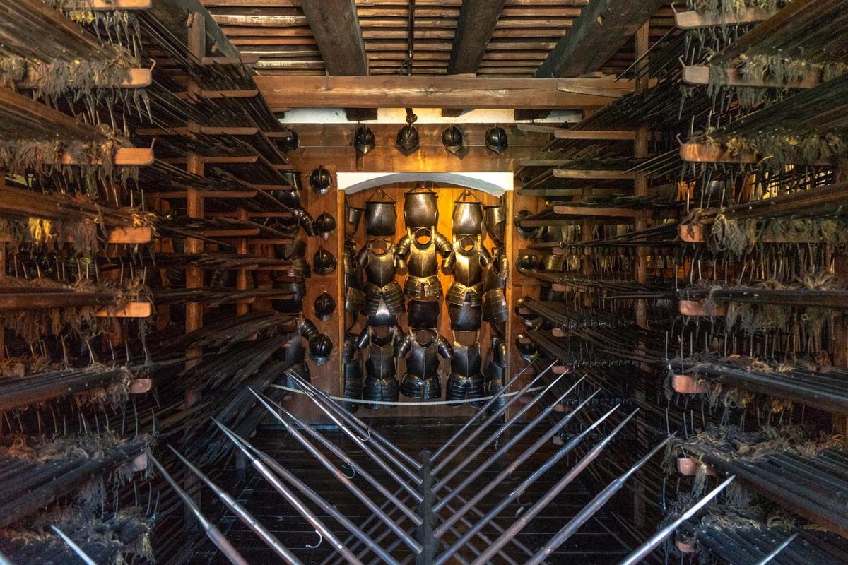 These photos show some of the key landmarks in Austria's Graz. 🇦🇹

I loved my last trip here but now I'm back to go deeper into local neighbourhoods, climb up into the hills around the city, and discover the region's sustainable food culture.

Can't wait!

#TravelDeeperGraz