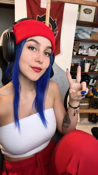 Hoy tenemos Valorant, Just Dance y Noche de terror ❤️ https://t.co/xQbFgn1nEe