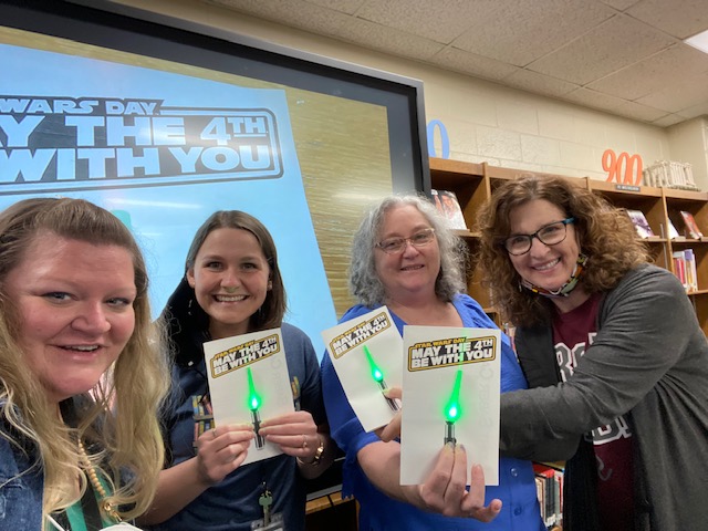 JRMSLibrary's tweet image. The 4th was with us today!  Thank you, @aboyd_steam, for sharing your STEAM inspo with us!  Looking forward to implementing these ideas into the 2022-2023 school year!