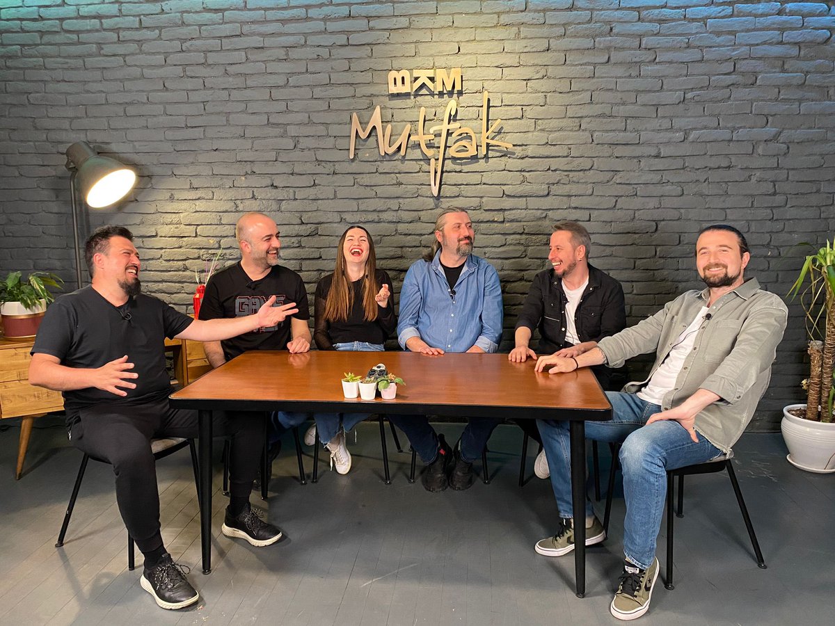 DEV DUYURU :)  Rabarba Comedy Night 29 Mayıs Pazar günü Harbiye Cemil Topuzlu Açıkhava Sahnesi’nde..  Biletler Passo’da .. passo.com.tr/tr/etkinlik/ra…