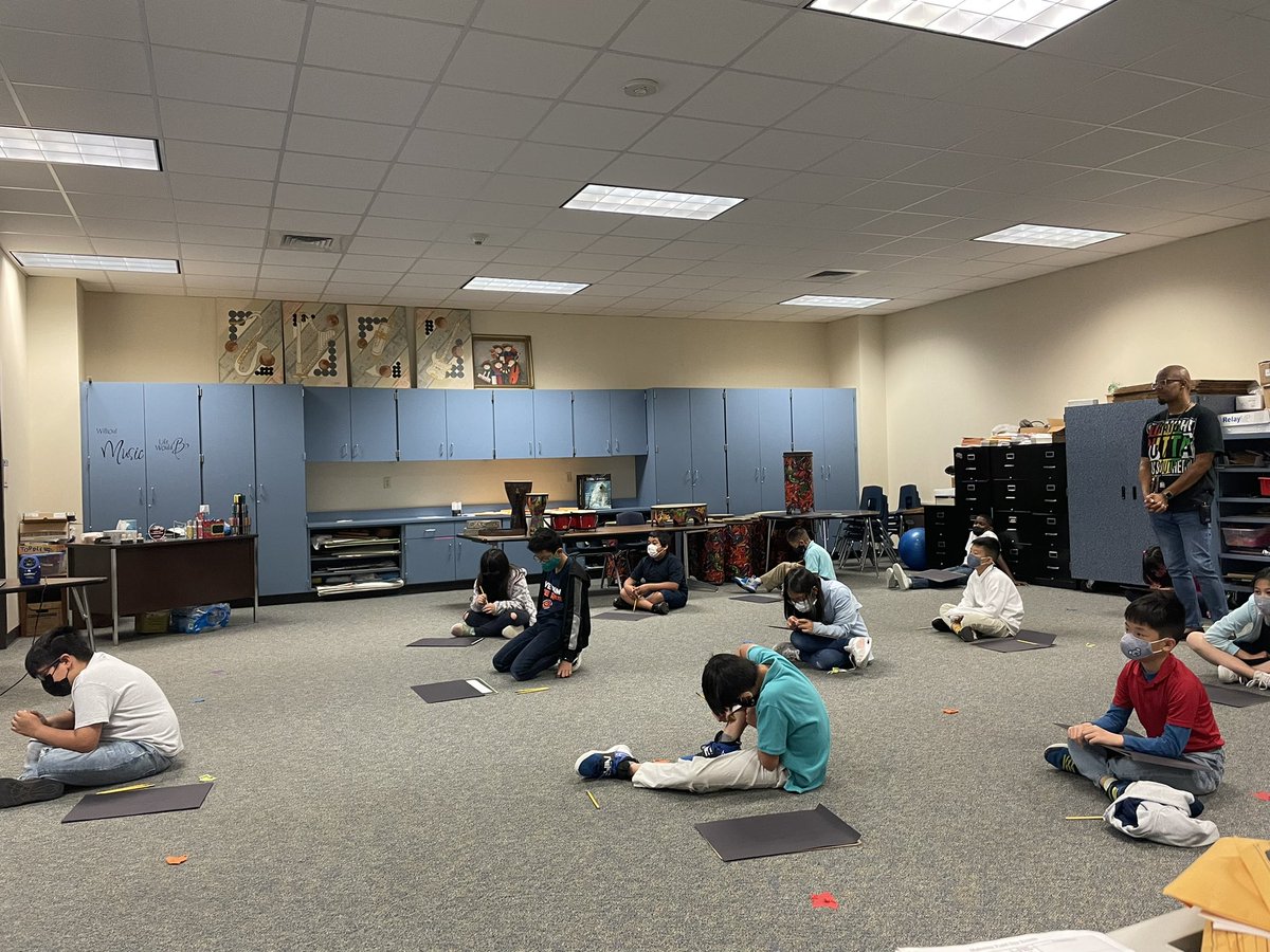 MahanayMusic's tweet photo. Our Alief Music Memory Olympics 4th graders were hard at work today!!! Not how we usually roll, but we got it done!! @BarrettMusic @Youens_Music @BooneElemMusic @BooneES_Music @MusicOutley @MrsKGay @Slack_HornMusic @sneed_music @MusicCummings @mcmurray_ms @MusicChancellor https://t.co/FfdPdlUrhY