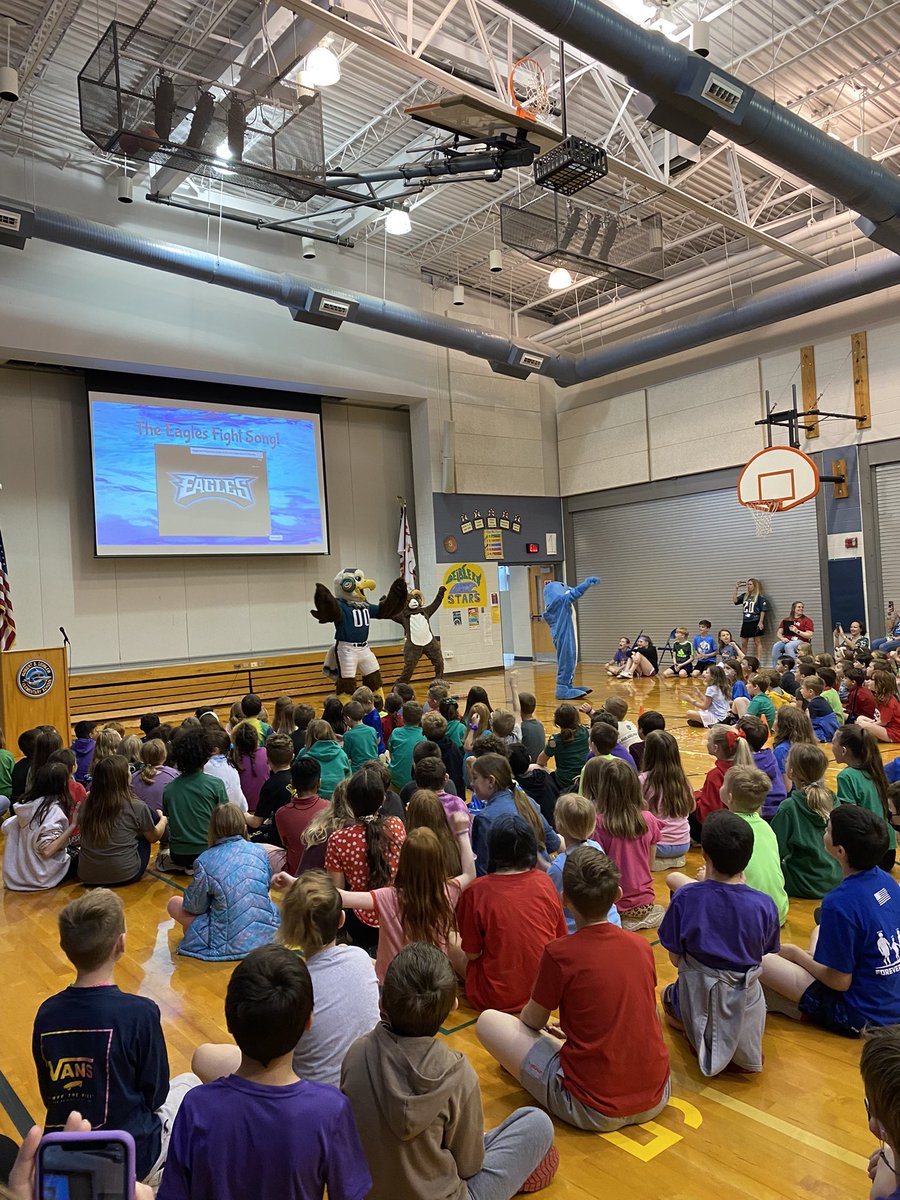 PSD_MsHickmott's tweet photo. Another incredibly fun morning at @PSDDeibler celebrating our Chores for Charity initiative and all the money students earned for our community! 🎉🦅 https://t.co/0qjUn5mboi
