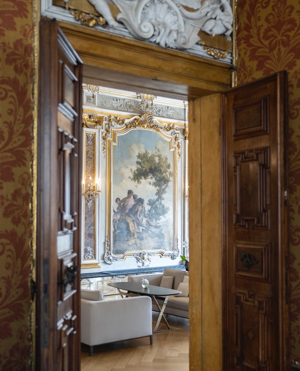 Amanresorts's tweet photo. ‘Life is a combination of magic and pasta.’ - Federico Fellini

#AmanVenice. Where pasta is served beneath Tiepolo frescos in one of the city’s most magnificent 16th-century palazzos.  

Photography by Enrico Costantini

https://t.co/lXf6pnHYVI https://t.co/qy1hhatl3a