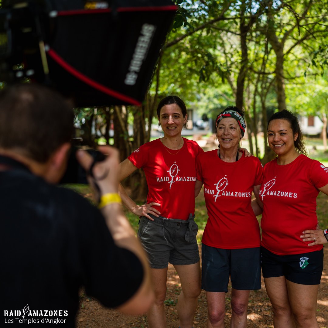 RaidAmazones's tweet photo. [📸 #RaidAmazonesCambodge : Une p'tite photo de votre team ? 🤳]

Rendez-vous sur notre page Instagram RaidAmazones pour découvrir les équipes inscrites pour le Cambodge fin novembre.

Et si vous êtes vous-mêmes inscrites, on attend votre photo avec impatience 😉. https://t.co/tXLx7hDJ4U