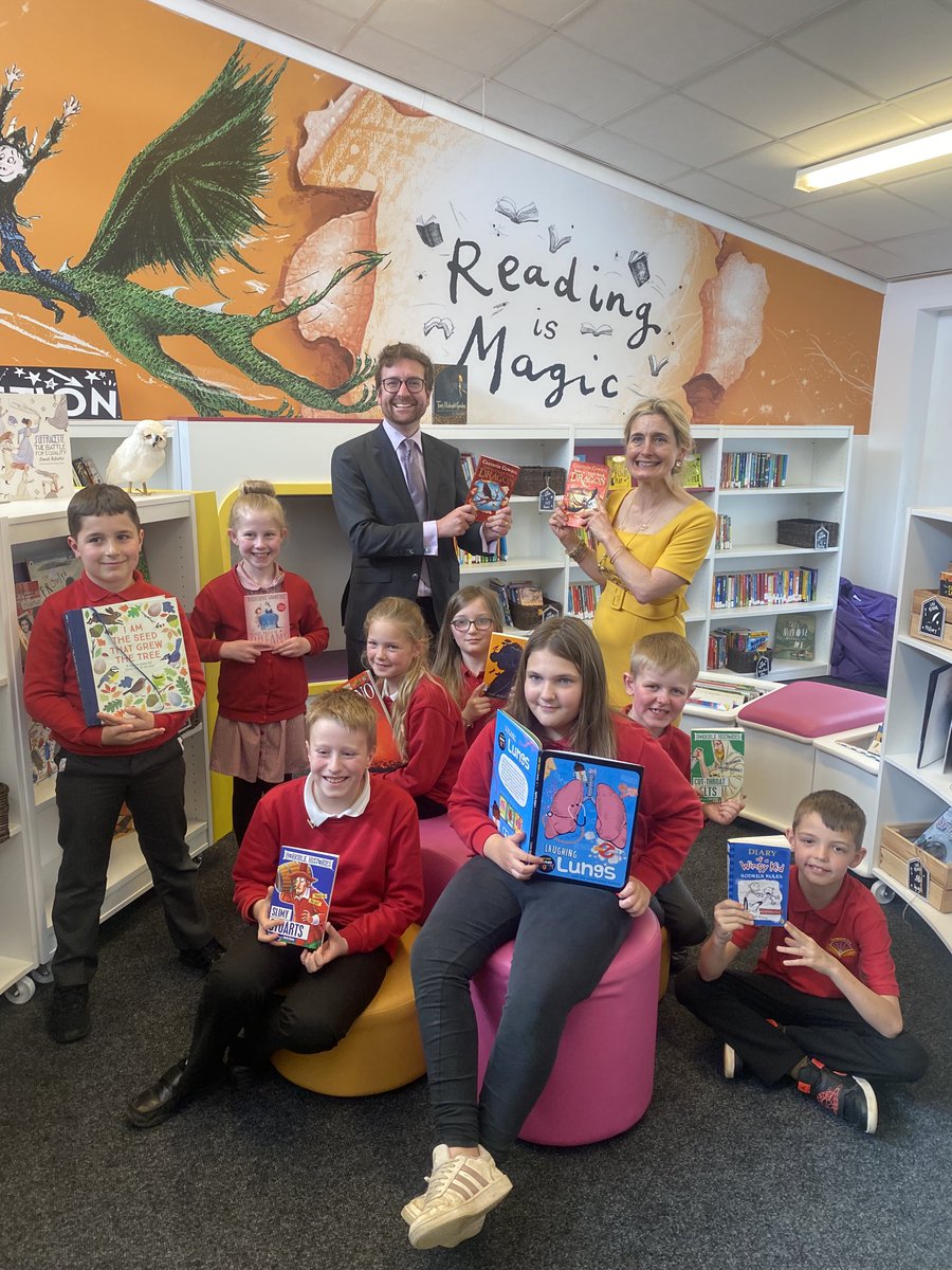 CressidaCowell's tweet image. Had a wonderful day visiting one of our #lifechanginglibraries, Dinnington Community Primary, in Sheffield with local MP Alexander Stafford… Headteacher Sarah said the library was having a transformational effect on the school, just wonderful to see #❤️books