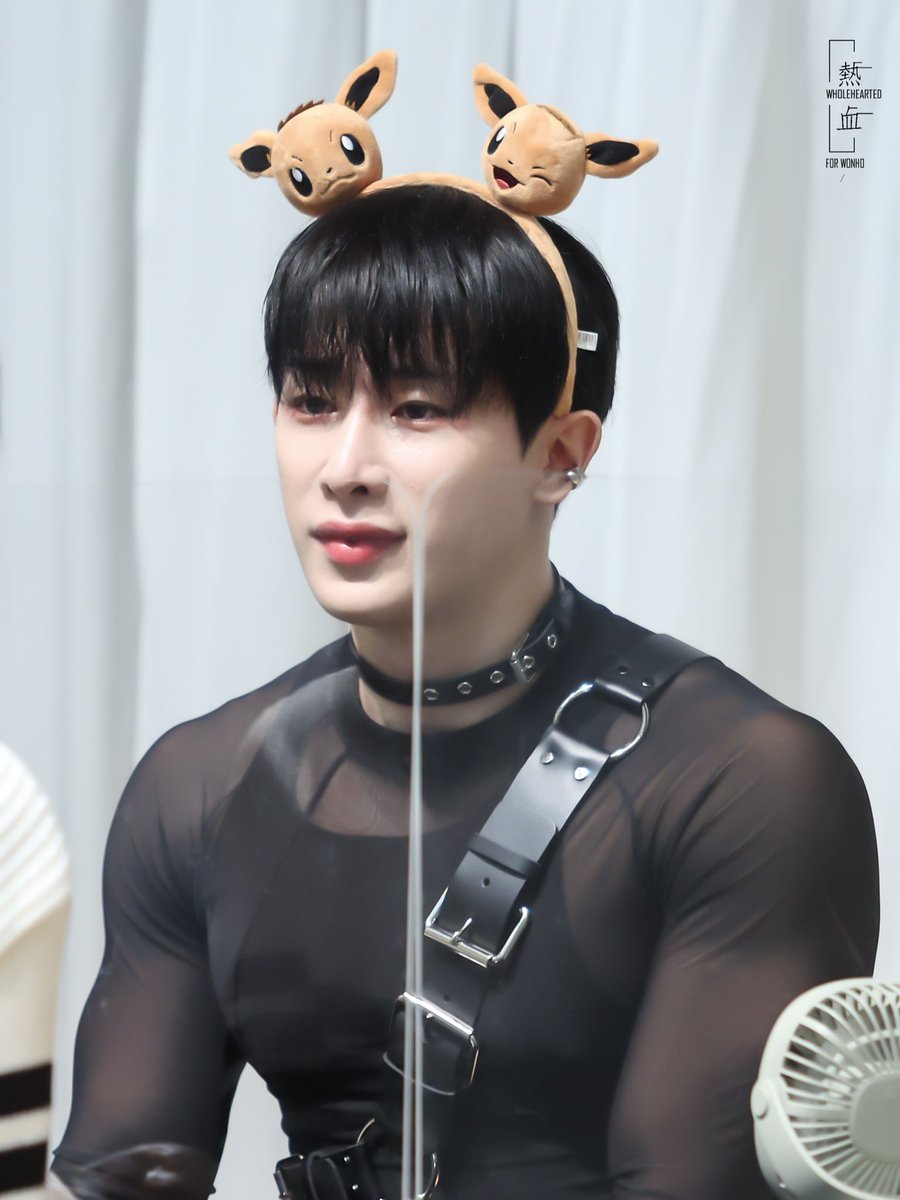 WholeHearted_WH's tweet photo. 辛苦了@official__wonho 

#원호 #WONHO 
#기억할게_원호와_걸어온_7년 https://t.co/qXDLXC7U25