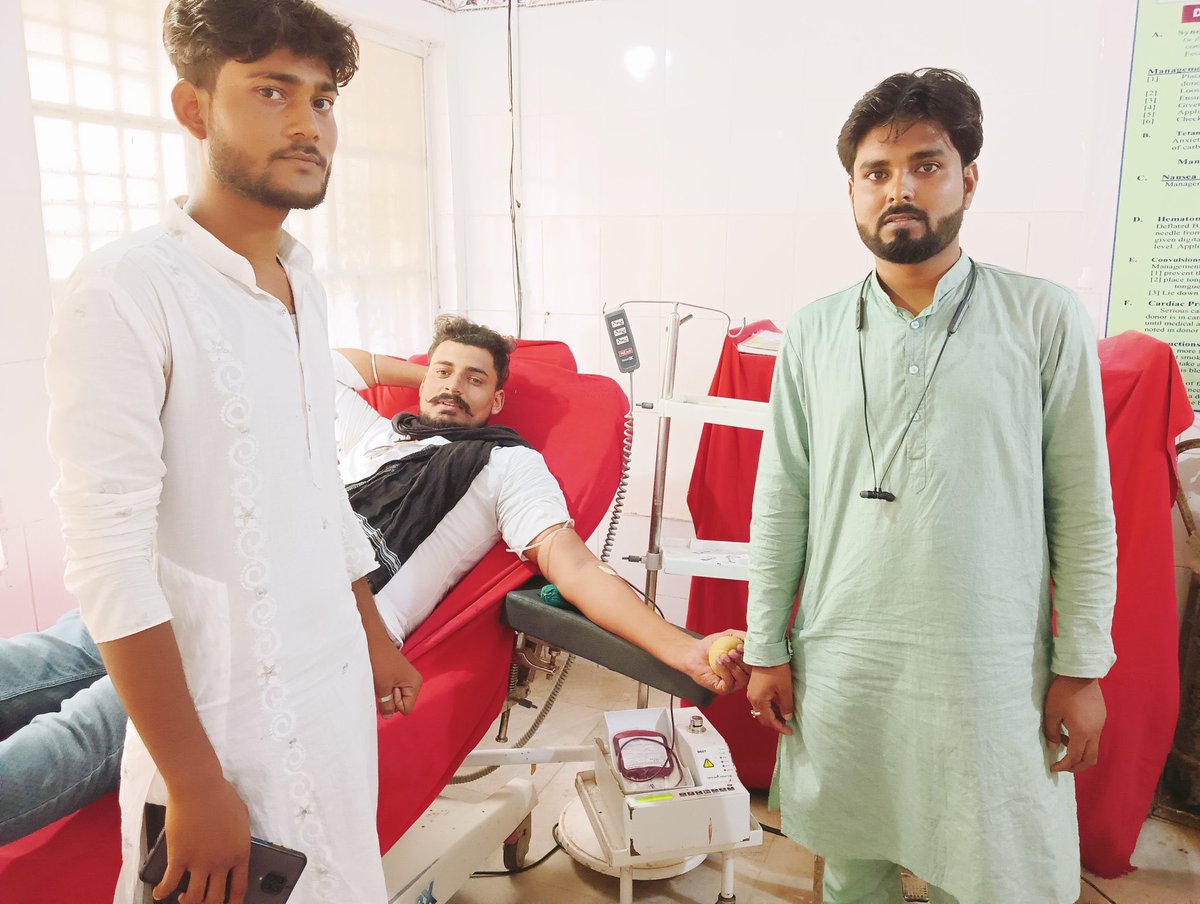 AngelReachNgo's tweet photo. Ashraf is being provided blood continuously for three days, he has a serious illness and has to undergo an operation, for which he needs a lot of blood, still need two units of AB -ve blood, today I myself @AngelReachNgo Met the strong partner #उजाला_बाबू .
 (1/2) https://t.co/2hZ02w5fyq