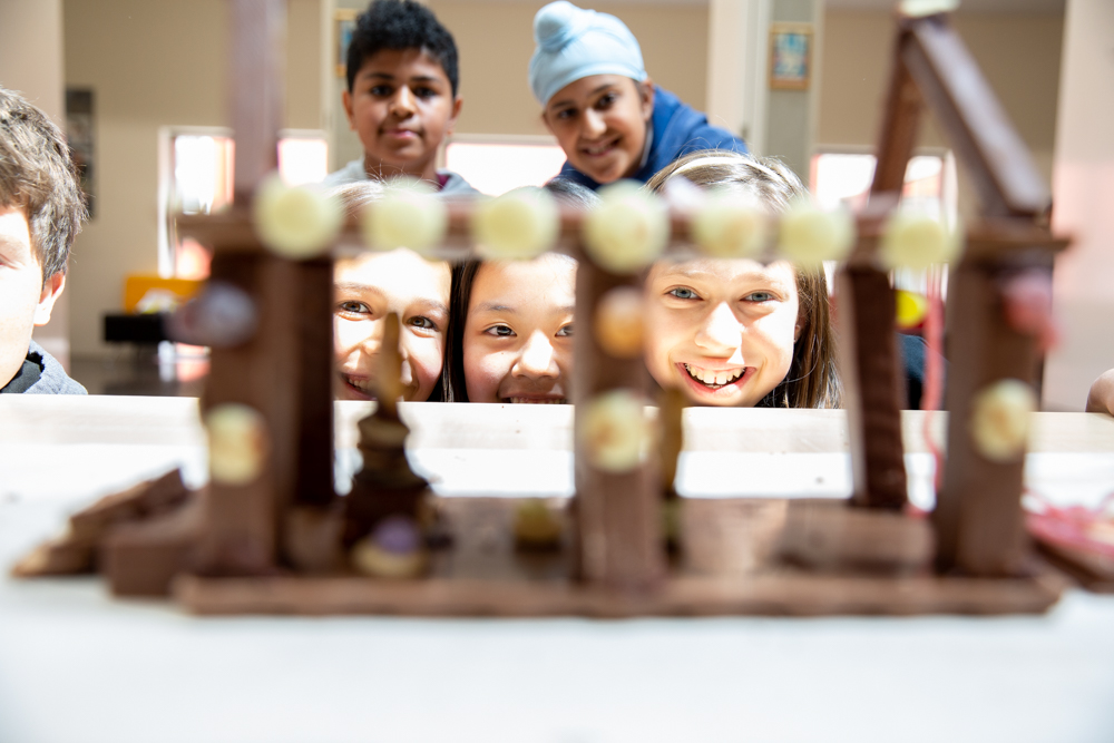 stbenedicts's tweet photo. Delicious #Classics activity today, as year 7 made chocolate temples, complete with columns, statues, pediments and decorations! Thanks to our judges, A Level Classics students Elena and Lola. @Benniesclassics #throughstbenedicts https://t.co/0OpvdhVEG7