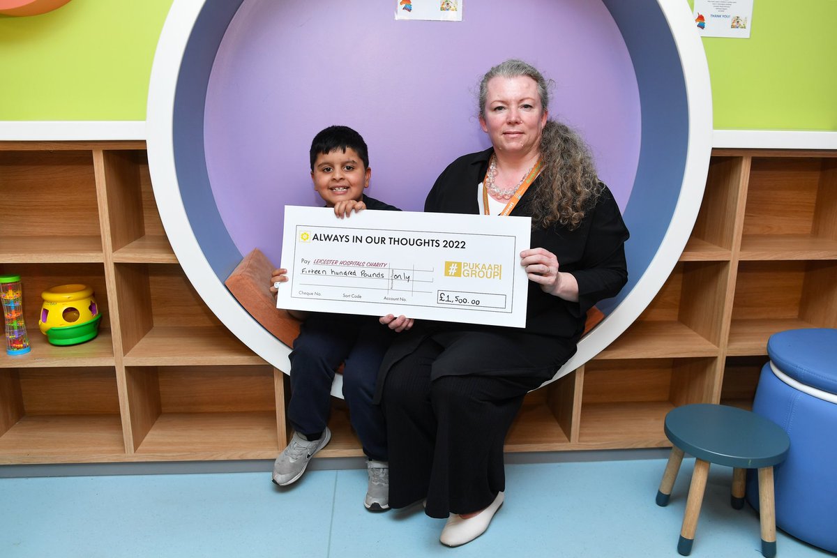 InThoughtsC19's tweet photo. 7 Year’s Kush Raichura-Tailor presenter the cheque for £1500 to Leicester Children’s Hospital charity behalf of Pukaar Group. Big thank you to everyone! @DrFoxLHC https://t.co/glGC7vNTUG