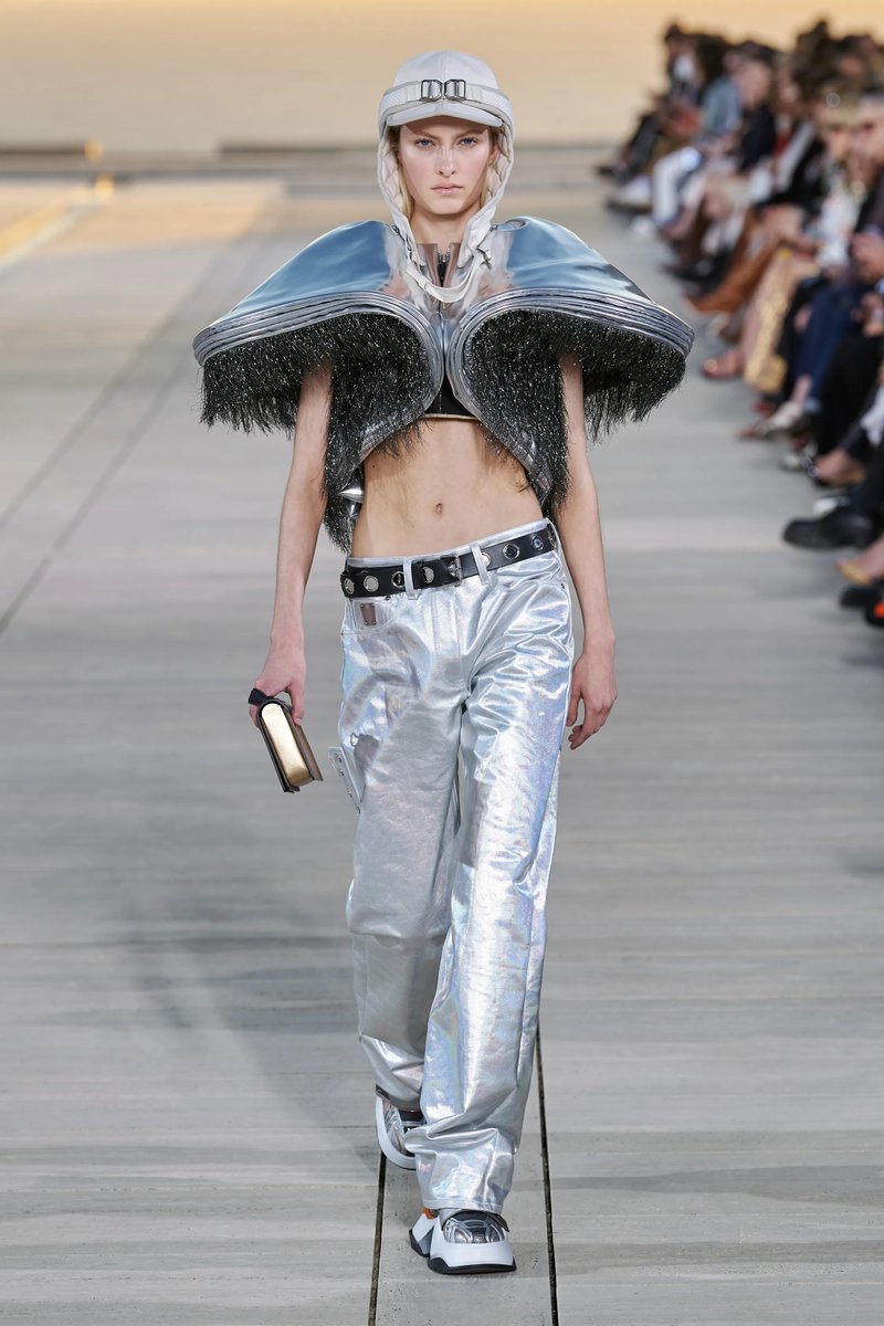 VogueRunway's tweet photo. Sun, Sea, and the Salk Institute: Nicolas Ghesquière is in his element at @LouisVuitton. See every look from his resort 2023 collection: https://t.co/nh7bQLpoQM https://t.co/RDUN2LwM0v