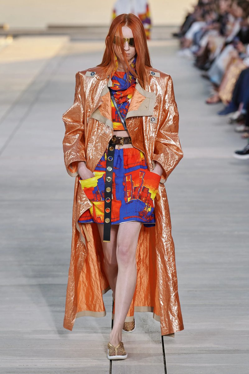 VogueRunway's tweet photo. Sun, Sea, and the Salk Institute: Nicolas Ghesquière is in his element at @LouisVuitton. See every look from his resort 2023 collection: https://t.co/nh7bQLpoQM https://t.co/RDUN2LwM0v